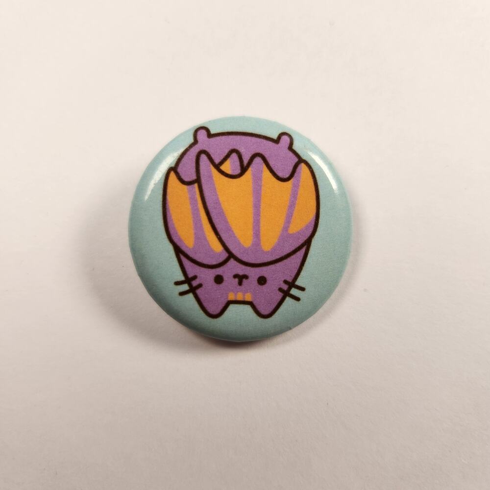 Pusheen Purple Bat Small Button Pin – Cute Kawaii Cat Aesthetic Lapel Pin